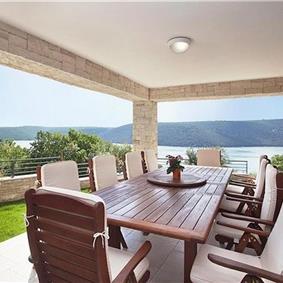 3 bedroom villa with infinity pool in Trget, Istria, sleeps 6